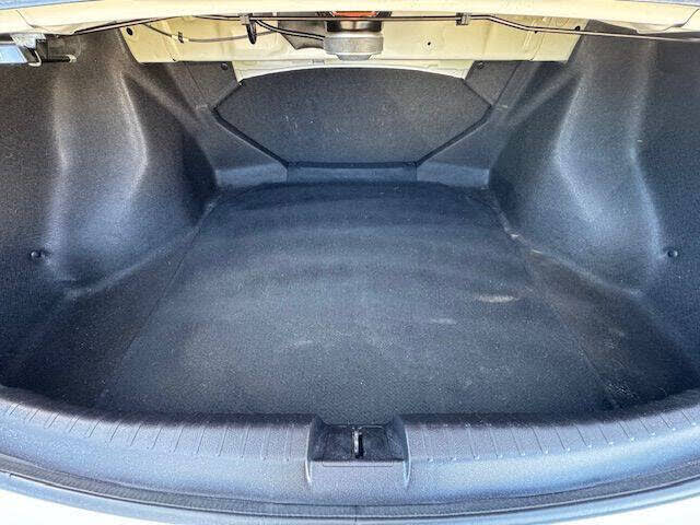 Vehicle view 8