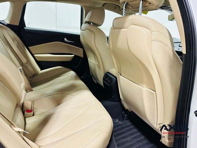 Vehicle view 28