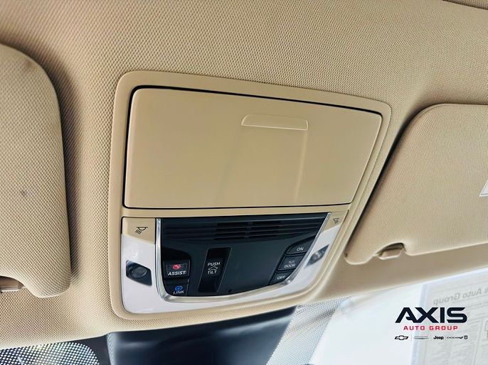 Vehicle view 34