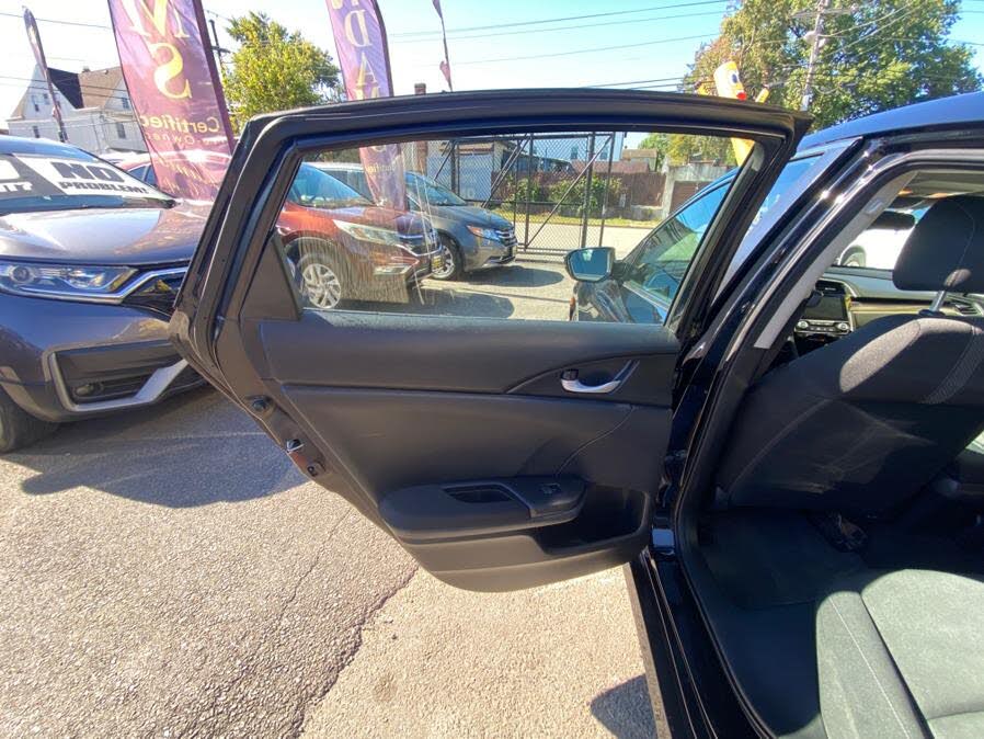 Vehicle view 33