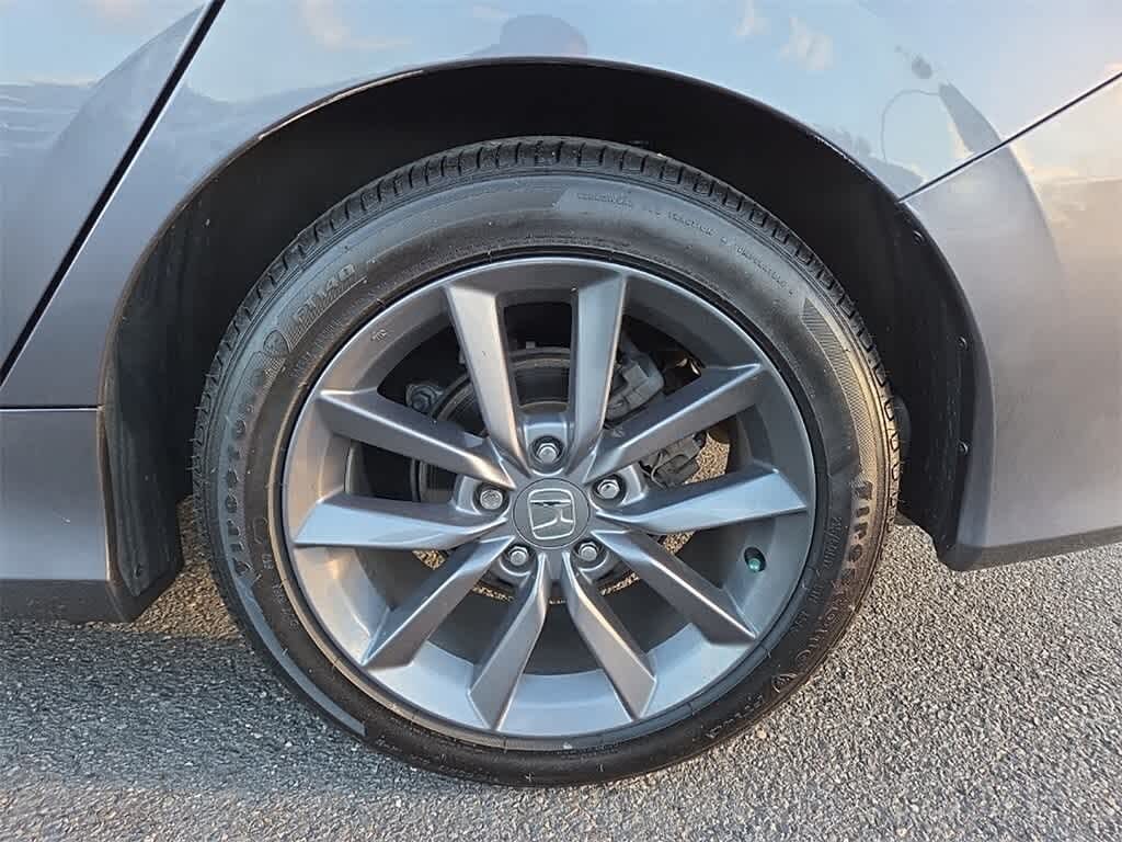 Vehicle view 9