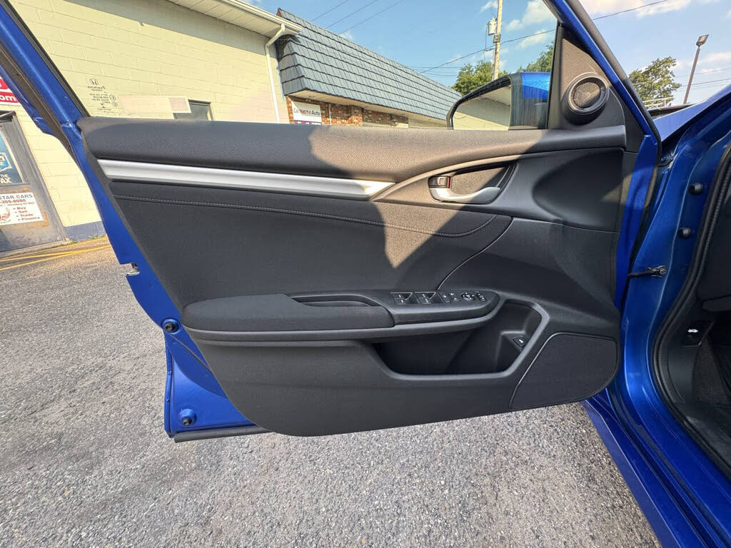 Vehicle view 17