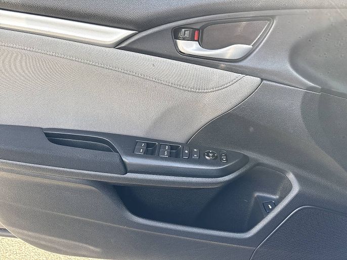 Vehicle view 7