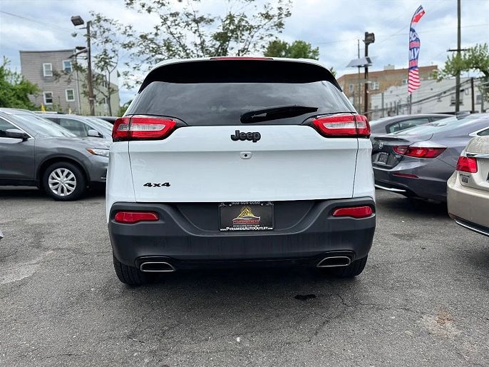 Vehicle view 9