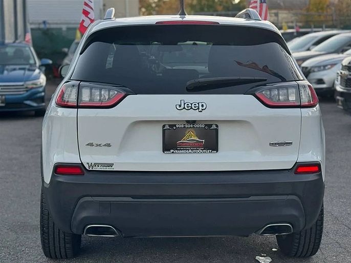 Vehicle view 9