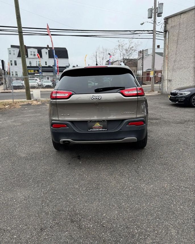 Vehicle view 8