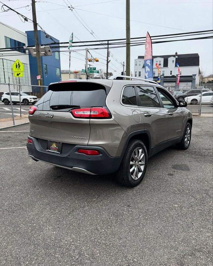Vehicle view 9