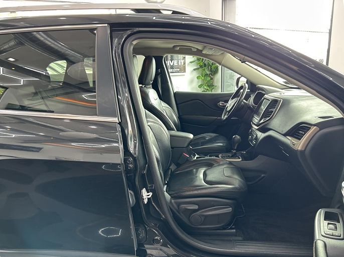 Vehicle view 15