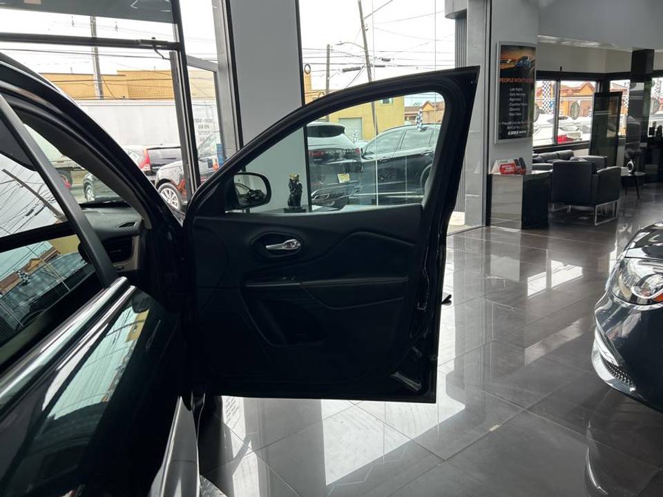 Vehicle view 34