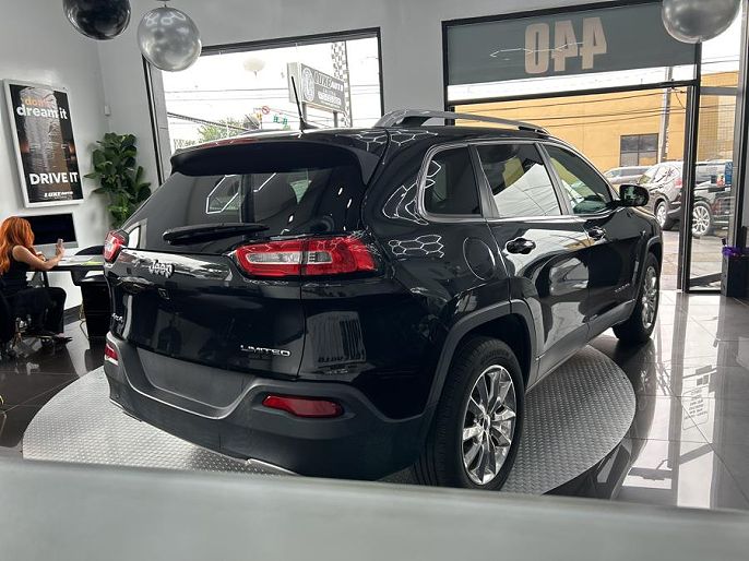 Vehicle view 7