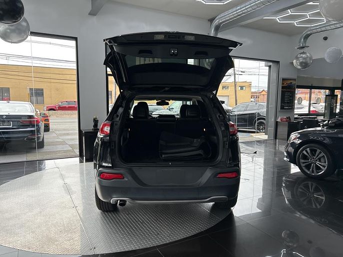 Vehicle view 8