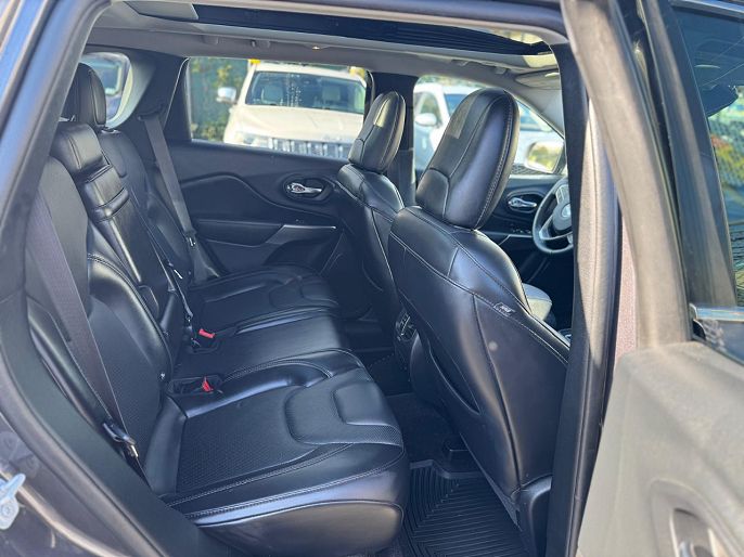 Vehicle view 9