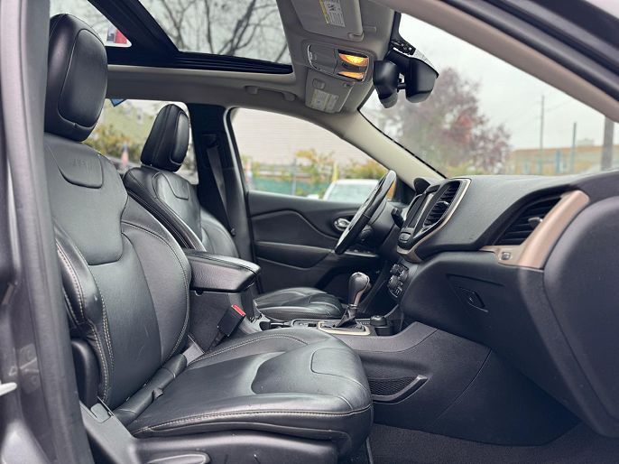 Vehicle view 7