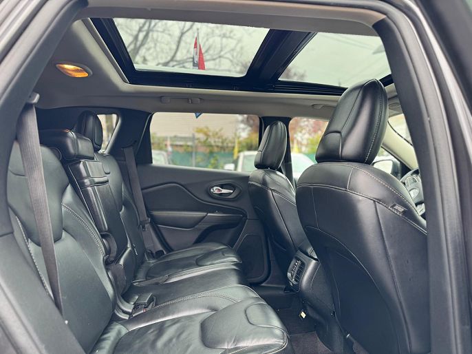 Vehicle view 8