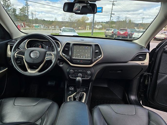 Vehicle view 17