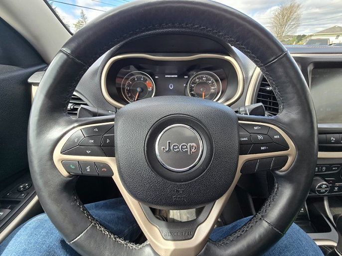 Vehicle view 19