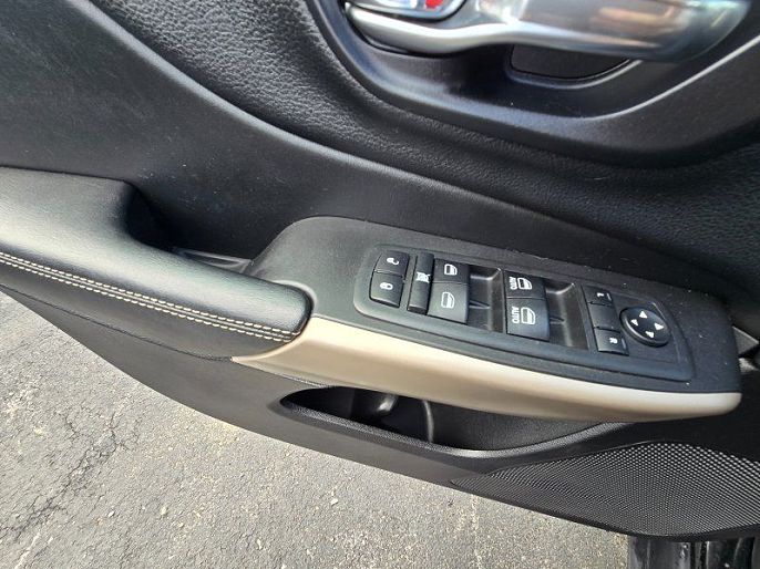 Vehicle view 28