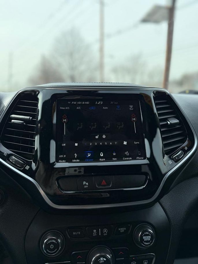 Vehicle view 17