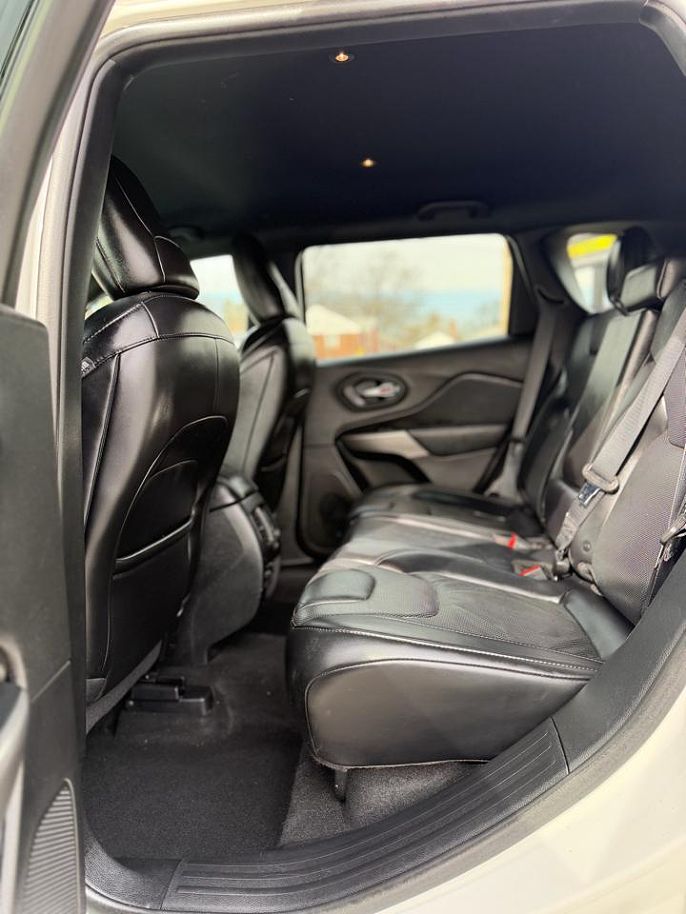 Vehicle view 8