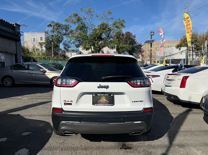 Vehicle view 13