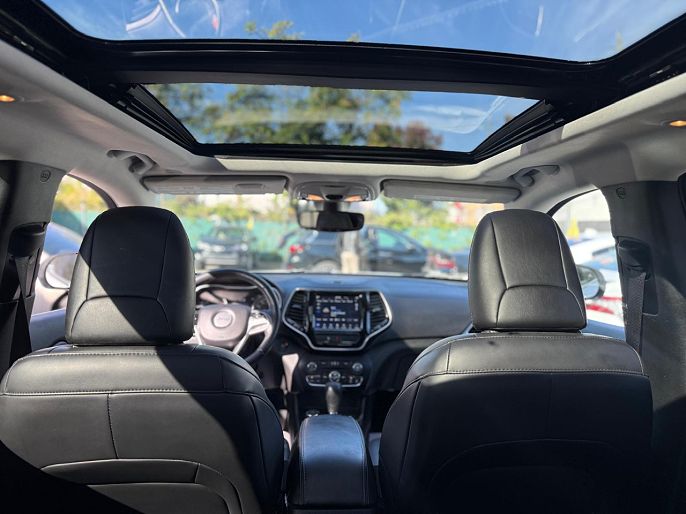 Vehicle view 8