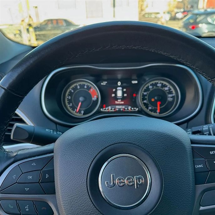 Vehicle view 8