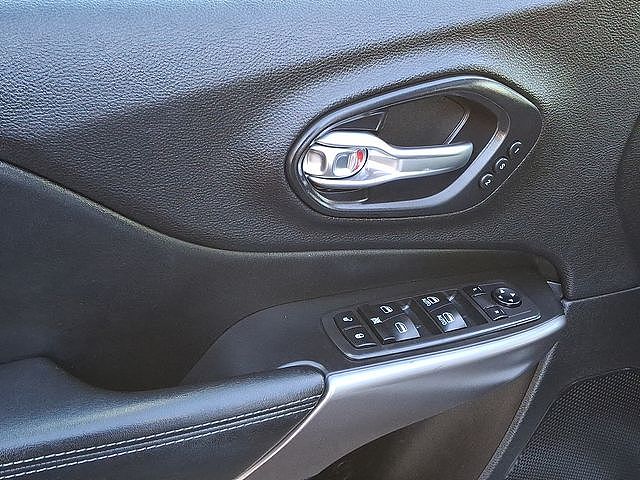 Vehicle view 13
