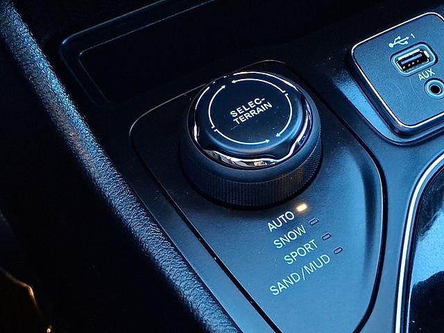 Vehicle view 25
