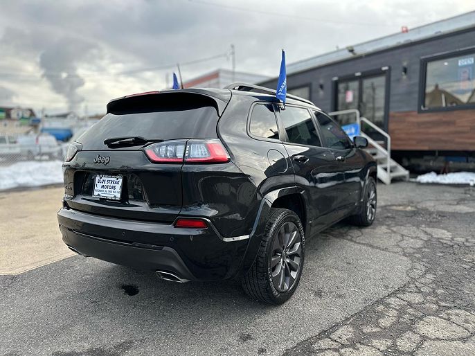 Vehicle view 8