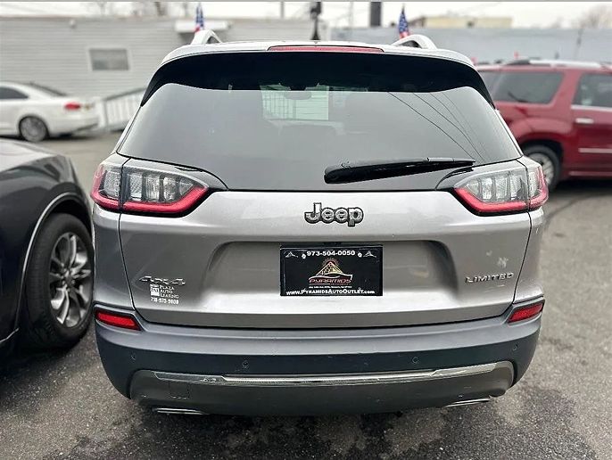 Vehicle view 8