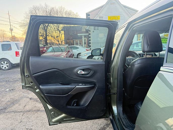 Vehicle view 9