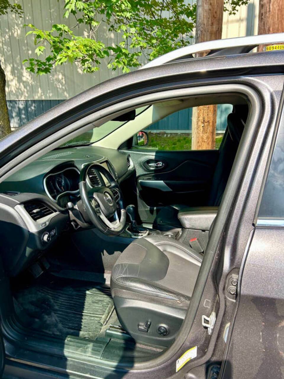 Vehicle view 8