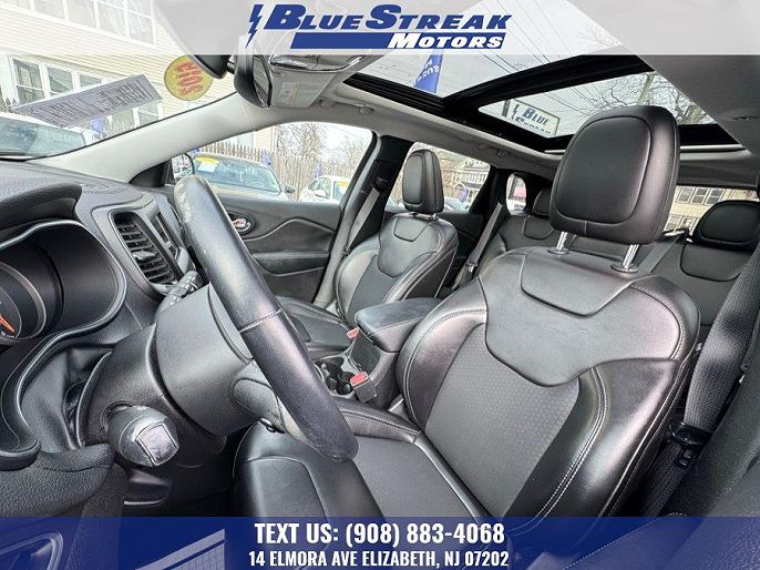 Vehicle view 16