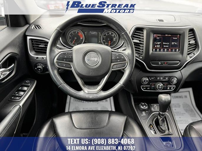 Vehicle view 25