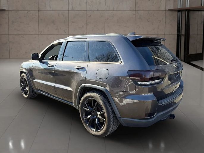 Vehicle view 8