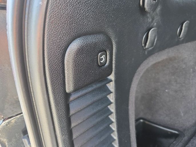 Vehicle view 23