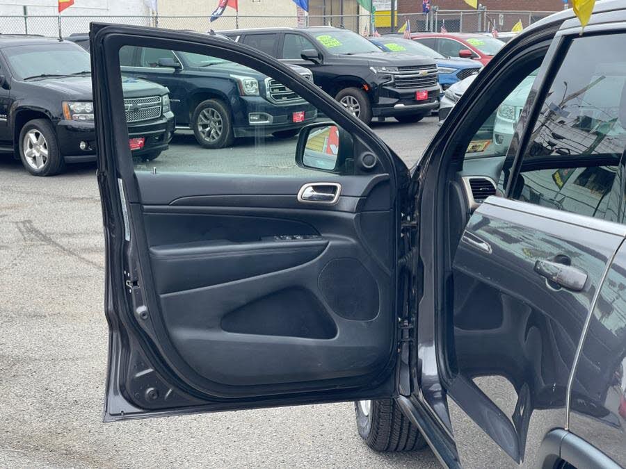 Vehicle view 9