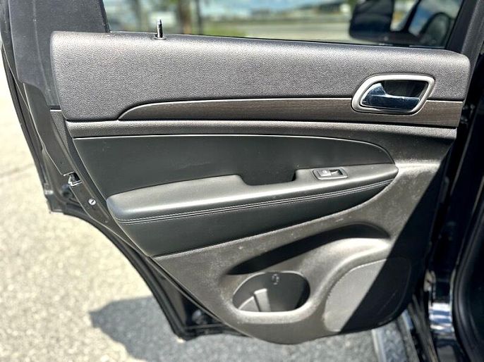 Vehicle view 25