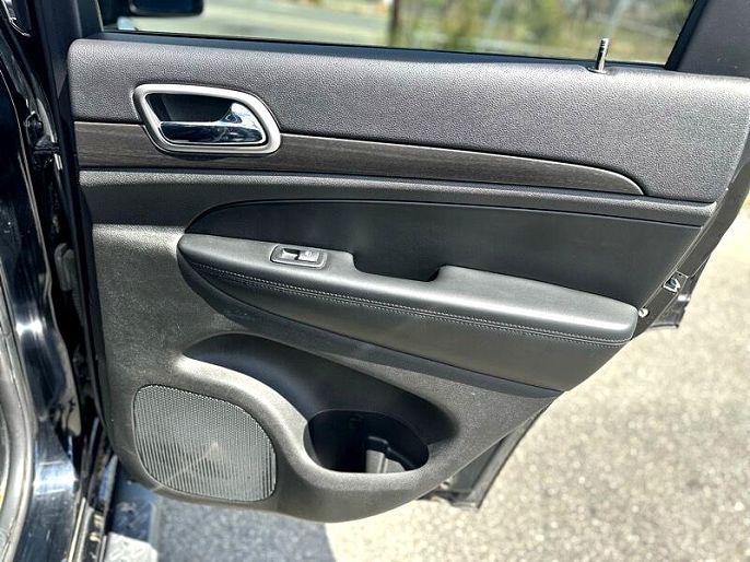 Vehicle view 33