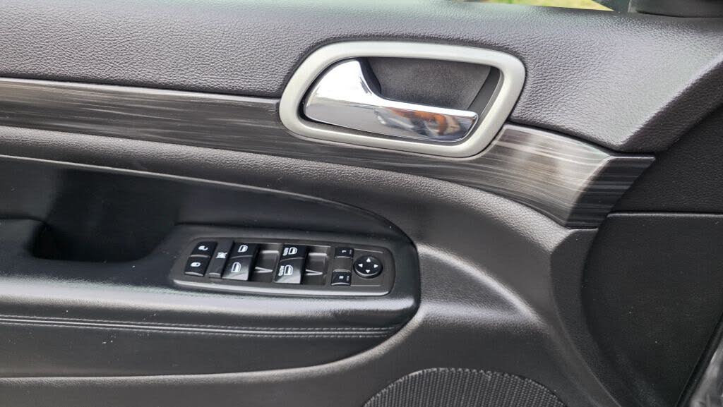 Vehicle view 19