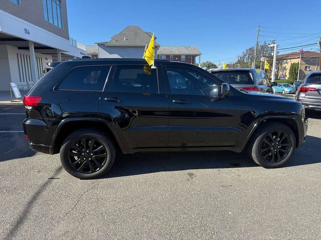 Vehicle view 8