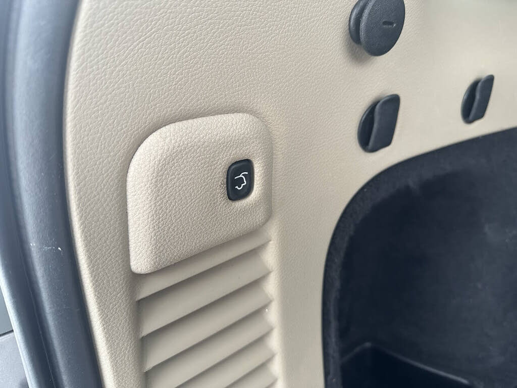 Vehicle view 17