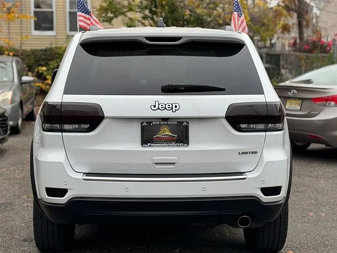 Vehicle view 9