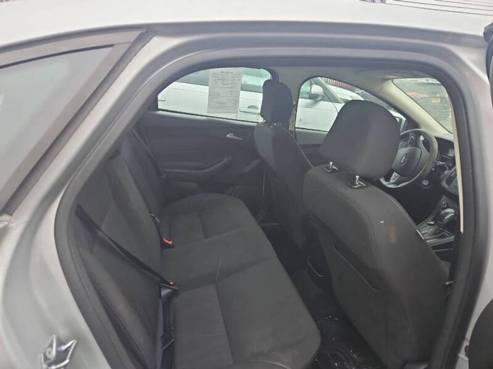 Vehicle view 8