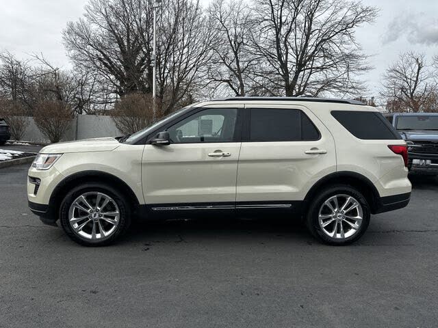 Vehicle view 8