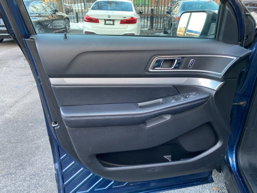Vehicle view 19