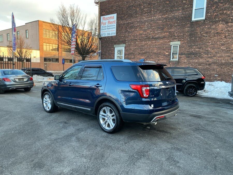 Vehicle view 8
