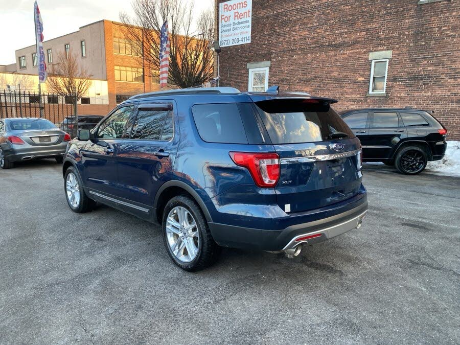 Vehicle view 9