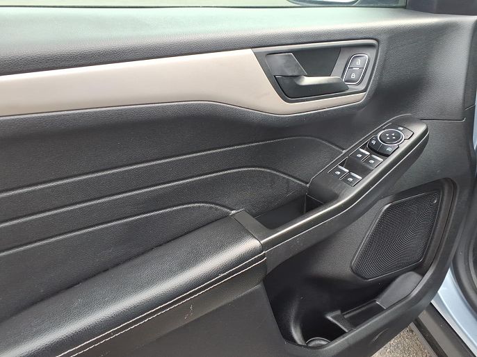 Vehicle view 9