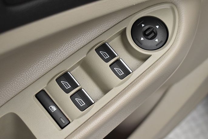 Vehicle view 13